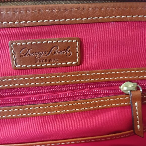 DOONEY & BOURKE SORRENTO ZIP ZIP SACHEL PURSE. - Picture 8 of 9